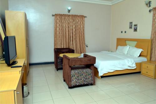 comfortable, spacious room frankville hotel karu abuja